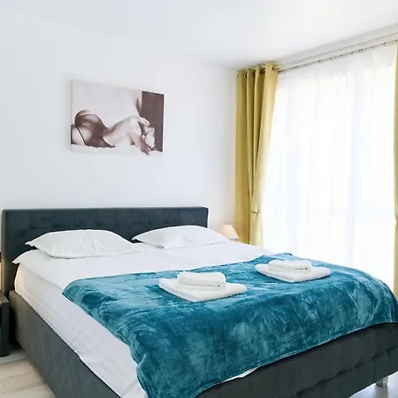 Filip's In Nord10 - Pool & Parking *