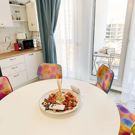 Filip's In Nord10 - Pool & Parking Apartment Mamaia