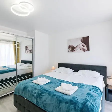 Apartment Filip's In Nord10 - Pool & Parking